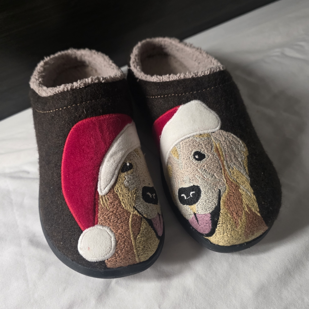 LL Bean Daybreak Scuffs Golden Retriever Slippers